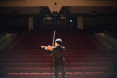 未取得营业性演出许可证擅自举办演出的法律后果